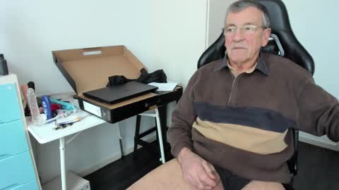 Henk online show from February 5, 3:27 pm