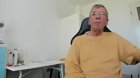 Henk online show from April 6, 11:22 am