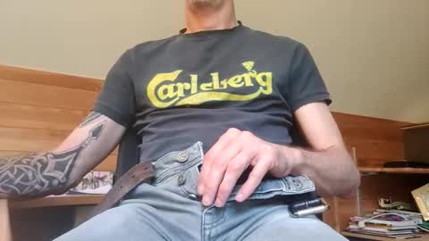 22_acacia_avenue online show from May 9, 9:25 am