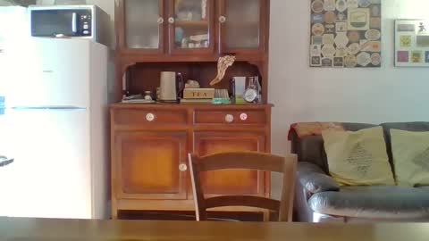 22esserre online show from December 19, 12:12 pm