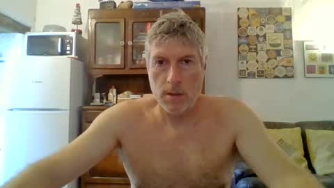 22esserre online show from June 30, 11:44 am