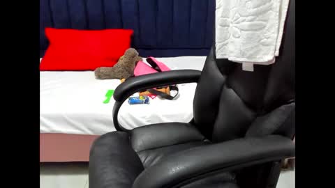 Snapshot of 24isabella chatting on February 28, 11:36 am Isabella online show from February 28, 11:36 am
