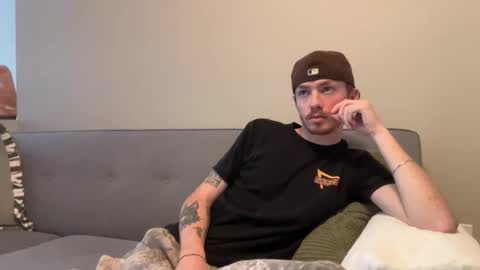 Snapshot of 26sneakers chatting on November 9, 9:46 pm 26sneakers online show from November 9, 9:46 pm