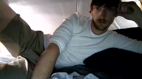 Snapshot of 27tnguy chatting on February 13, 11:28 am 27tnguy online show from February 13, 11:28 am