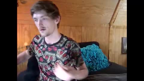 Snapshot of 27tnguy chatting on March 4, 7:58 am 27tnguy online show from March 4, 7:58 am