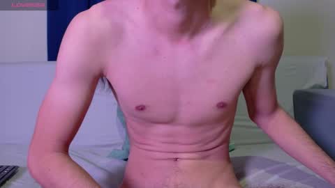 Snapshot of 2alexoconor chatting on March 6, 1:24 am 2alexoconor online show from March 6, 1:24 am