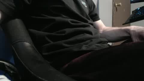 Snapshot of 2big2hype chatting on February 8, 9:40 pm cheif online show from February 8, 9:40 pm