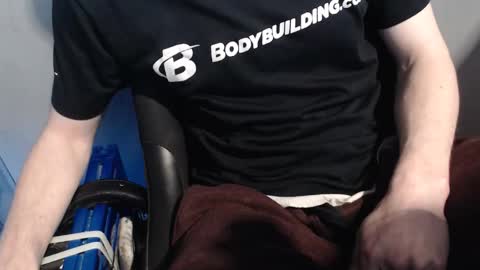 Snapshot of 2big2hype chatting on February 20, 11:16 pm cheif online show from February 20, 11:16 pm