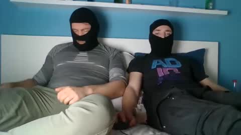 Snapshot of 2frenchfriends chatting on January 10, 10:04 pm 2frenchfriends online show from January 10, 10:04 pm