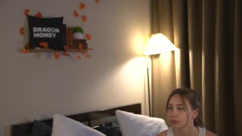 Elley  online show from November 5, 6:57 am