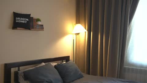 Snapshot of 2girls_1dream chatting on April 27, 2:15 pm Elley online show from April 27, 2:15 pm