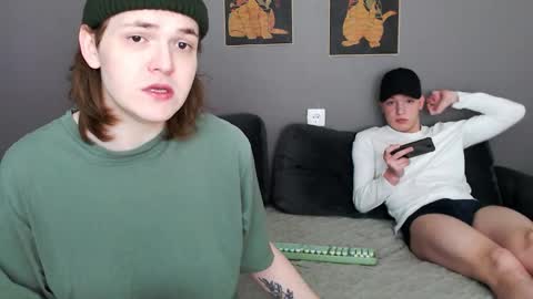 Snapshot of 2nc_ chatting on March 25, 10:43 am Eleot online show from March 25, 10:43 am