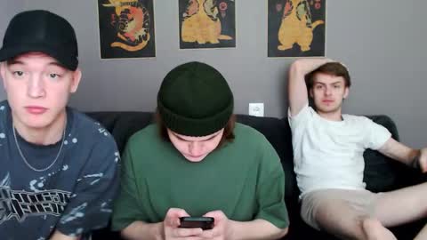 Snapshot of 2nc_ chatting on March 28, 10:59 am Eleot online show from March 28, 10:59 am