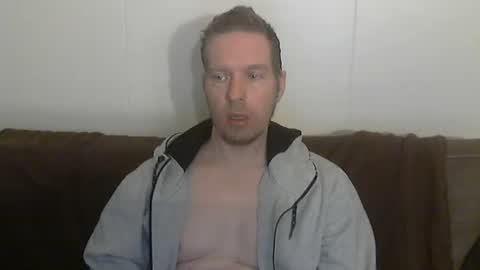 Snapshot of 2small4you83 chatting on March 19, 10:03 pm 2small4you83 online show from March 19, 10:03 pm