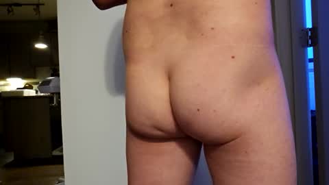 Snapshot of 2stroke82 chatting on April 11, 11:09 pm 2stroke82 online show from April 11, 11:09 pm