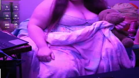 Snapshot of 2trippy69 chatting on February 22, 1:07 am 2trippy69 online show from February 22, 1:07 am