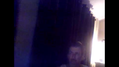 Snapshot of 333fffej chatting on March 24, 12:43 pm 333fffej online show from March 24, 12:43 pm