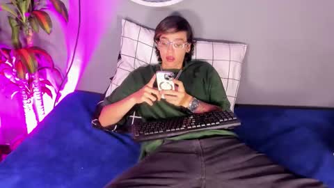 360enmedallo online show from November 3, 4:25 am