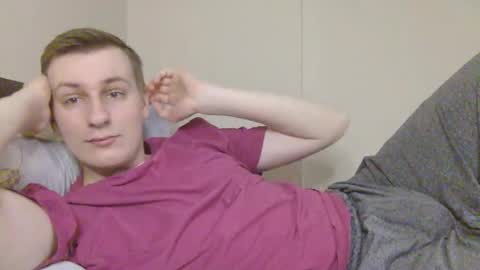 Snapshot of 3andy3 chatting on December 16, 7:35 am Andy online show from December 16, 7:35 am