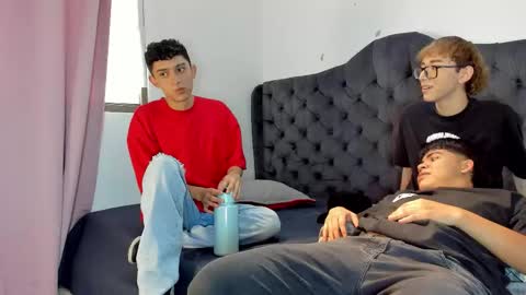 Guy 1  Guy 2  Guy 3. online show from November 21, 8:07 pm