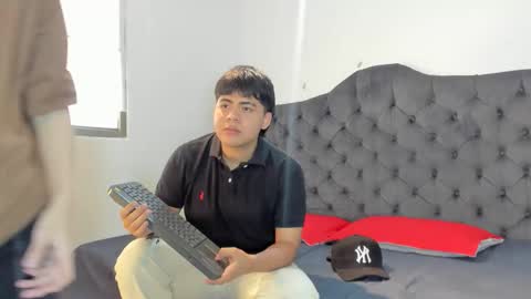 Guy 1  Guy 2  Guy 3. online show from November 26, 7:48 pm