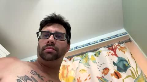 Snapshot of 3legs4days chatting on July 19, 11:25 am 3legs online show from July 19, 11:25 am