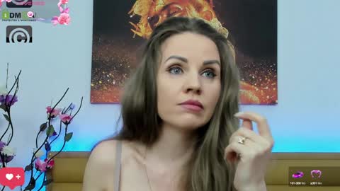 Ella online show from February 8, 7:59 pm