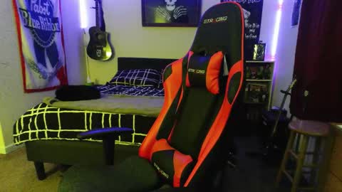 3ndlessmike online show from March 3, 12:00 pm