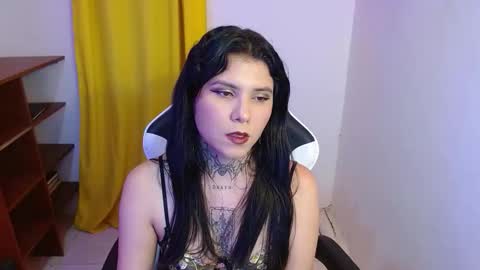 Snapshot of 3rika_gomez chatting on October 26, 1:11 am erika online show from October 26, 1:11 am