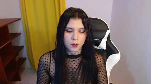 Snapshot of 3rika_gomez chatting on October 29, 1:08 am erika online show from October 29, 1:08 am