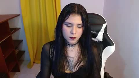 Snapshot of 3rika_gomez chatting on November 2, 3:42 am erika online show from November 2, 3:42 am