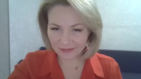 Snapshot of 3susie chatting on October 16, 10:27 am 3susie online show from October 16, 10:27 am