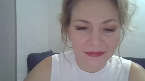 Snapshot of 3susie chatting on November 7, 9:53 am 3susie online show from November 7, 9:53 am