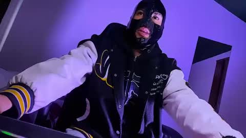 Snapshot of 3v1l_ chatting on June 18, 10:36 pm E V I L online show from June 18, 10:36 pm