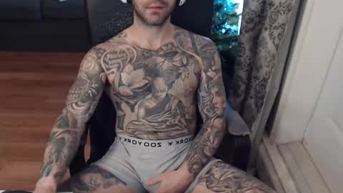 Snapshot of 420randomguy chatting on December 1, 4:29 pm Anomander Rake online show from December 1, 4:29 pm