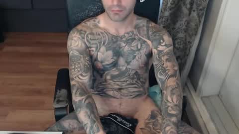 Snapshot of 420randomguy chatting on September 28, 11:37 am Anomander Rake online show from September 28, 11:37 am