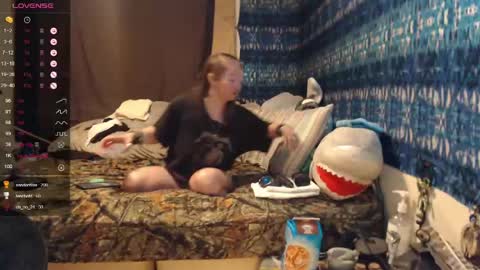 Snapshot of 420stonerchick chatting on May 13, 12:24 pm 420stonerchick online show from May 13, 12:24 pm