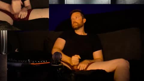 Snapshot of 4rosted chatting on December 21, 8:32 am Frosteds Dick Dungeon online show from December 21, 8:32 am