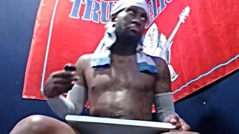 Snapshot of 5hbk chatting on November 21, 1:21 pm Tettaz GetitJusy4ya online show from November 21, 1:21 pm