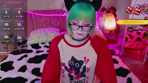 Snapshot of 666_marshmallow chatting on April 26, 7:06 am Marsi online show from April 26, 7:06 am
