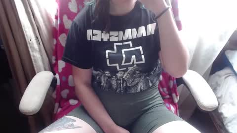 Snapshot of 666maskgirl chatting on September 29, 5:18 pm SHANNON online show from September 29, 5:18 pm