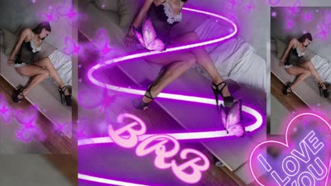 Snapshot of 666mia666 chatting on December 8, 7:05 am Mia my pvt is open and lovense is active online show from December 8, 7:05 am