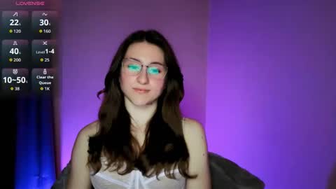 6babylaila9 online show from April 19, 7:27 pm