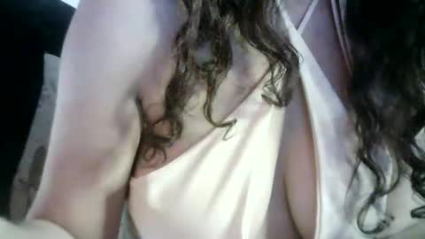 Snapshot of 77lilu chatting on October 12, 8:30 pm Lilu online show from October 12, 8:30 pm