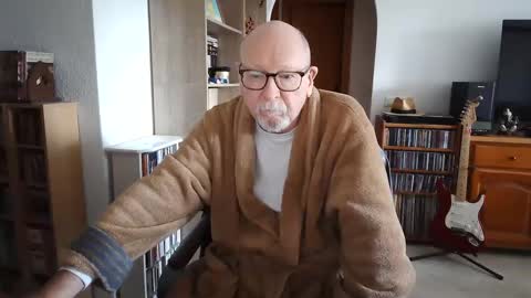  Papi  online show from February 8, 9:03 am