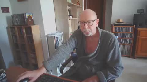 Snapshot of 7thsojourn chatting on October 17, 9:12 am Papi online show from October 17, 9:12 am