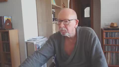 Snapshot of 7thsojourn chatting on October 30, 9:44 am Papi online show from October 30, 9:44 am