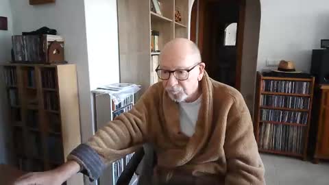 Snapshot of 7thsojourn chatting on November 23, 10:04 am Papi online show from November 23, 10:04 am