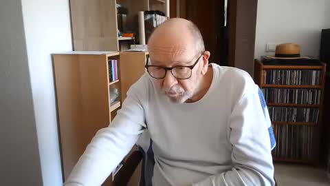  Papi  online show from February 14, 11:07 am