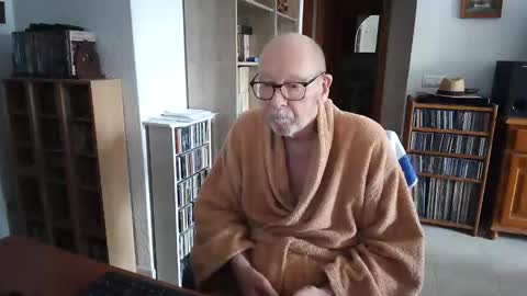  Papi  online show from February 28, 9:32 am